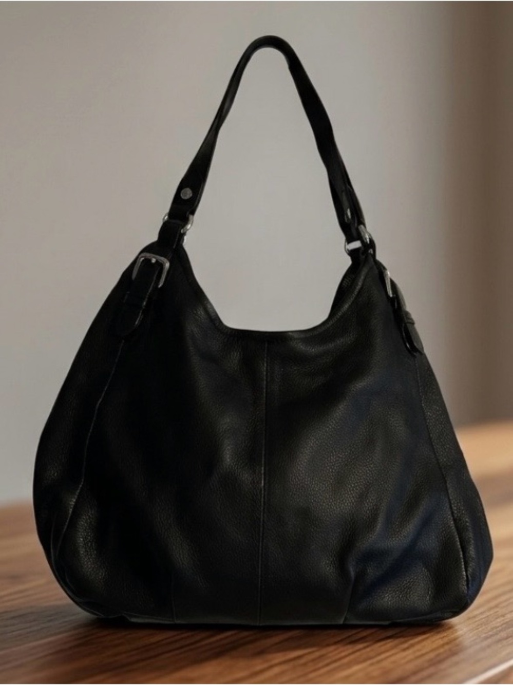 Danier Black Leather Hobo Shoulder Bag Gold Hardware Vintage 90s Modern Utility
